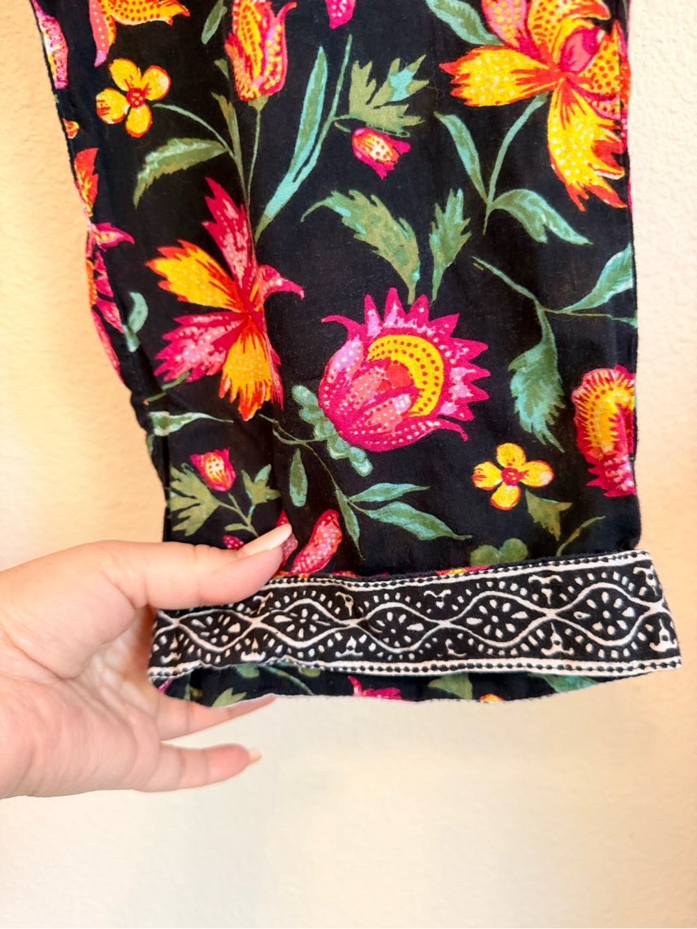 Sundance Leia cotton cropped pants, floral print, pull up draw string size L - Picture 12 of 14